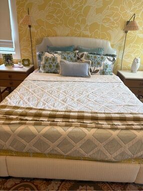 Serena & Lily Aqua and White Diamond Quilt Queen EUC